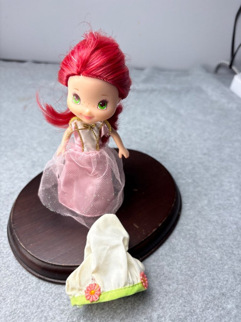 2008 Hasbro Strawberry Shortcake Mini Doll Red Hair Pink Outfit 6" - Picture 11 of 14
